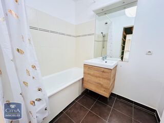  Appartement à louer 3 pièces 63 m²