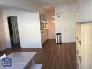  Appartement à louer 3 pièces 57 m²