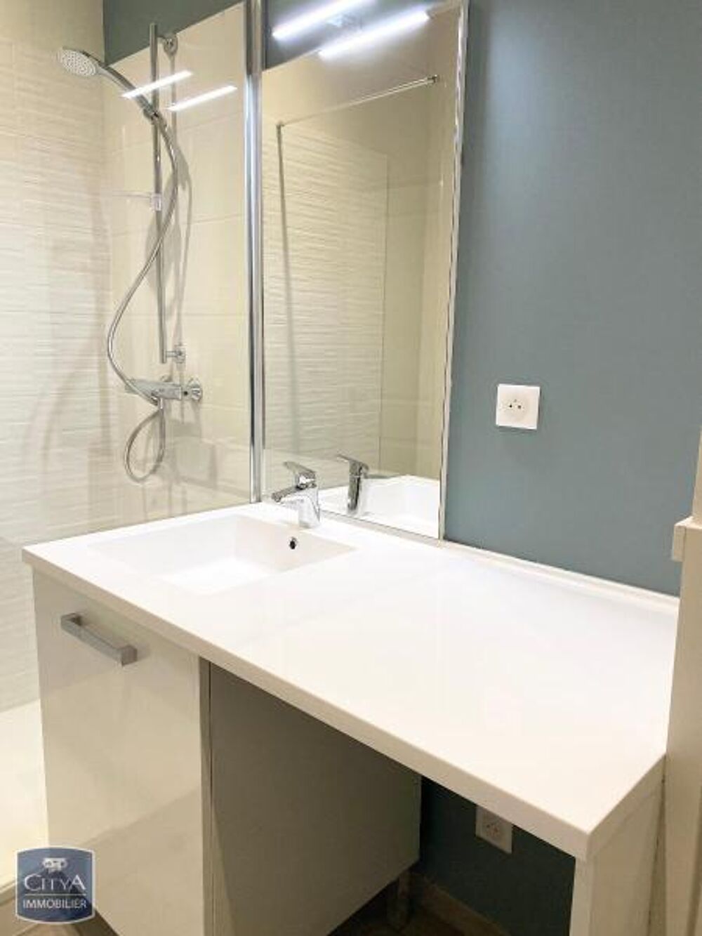 À LOUER : Appartement neuf T1 situé à Fontenay-le-Comte,....