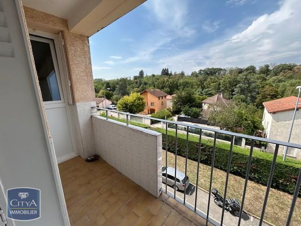 À LOUER : Appartement rénové T4 de 66.85 m² à Pont de Ch....
