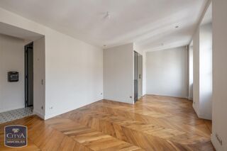  Appartement à louer 3 pièces 84 m²