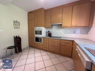  Appartement à louer 4 pièces 146 m²