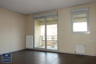  Appartement à louer 3 pièces 66 m²