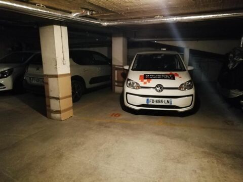  Parking / Garage � louer 