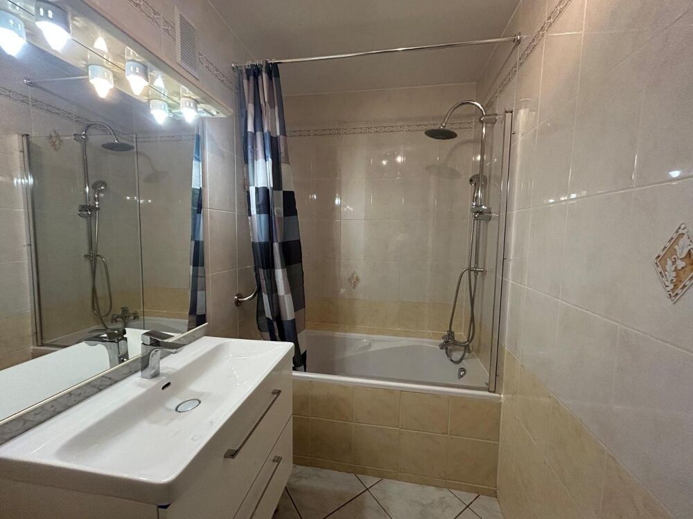 location Appartement - 4 pièce(s) - 81 m² Seloncourt (25230)