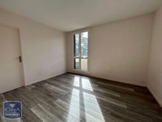  Appartement à louer 4 pièces 80 m²