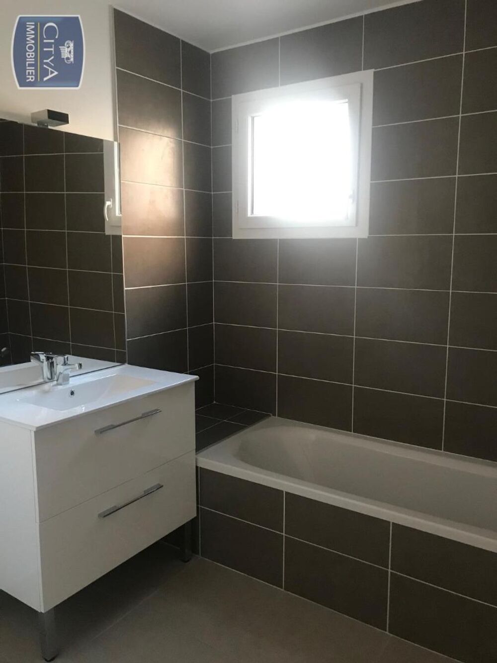 location Appartement - 3 pièce(s) - 61 m² Lyon 8