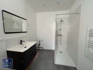  Appartement à louer 3 pièces 86 m²