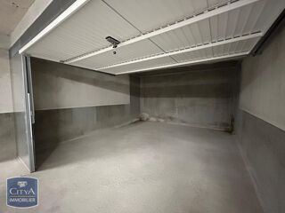  Parking / Garage à louer 21 m²