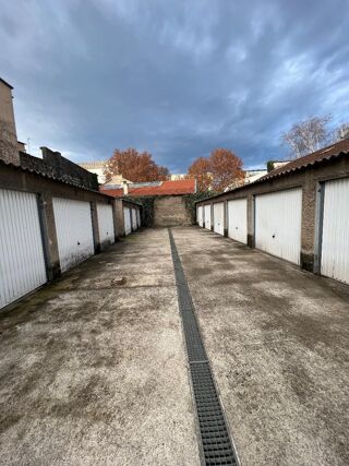  Parking / Garage à louer 