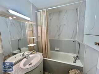  Appartement à louer 2 pièces 33 m²