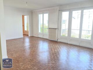  Appartement à louer 3 pièces 84 m²