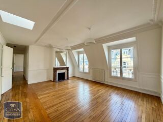  Appartement à louer 5 pièces 119 m²