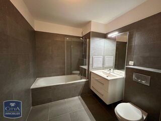  Appartement à louer 4 pièces 90 m²