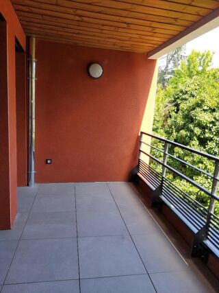  Appartement à louer 3 pièces 74 m²