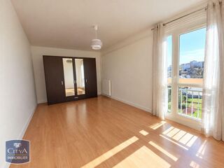  Appartement à louer 3 pièces 74 m²