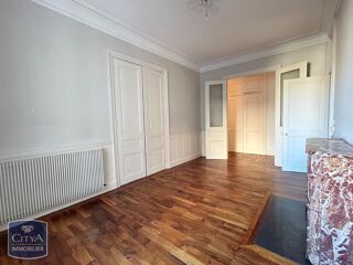  Appartement à louer 5 pièces 145 m²