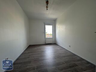  Appartement à louer 4 pièces 91 m²