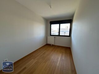  Appartement à louer 4 pièces 102 m²