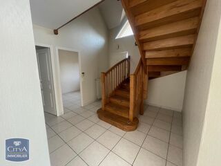  Maison à louer 6 pièces 185 m²