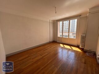  Appartement à louer 4 pièces 81 m²