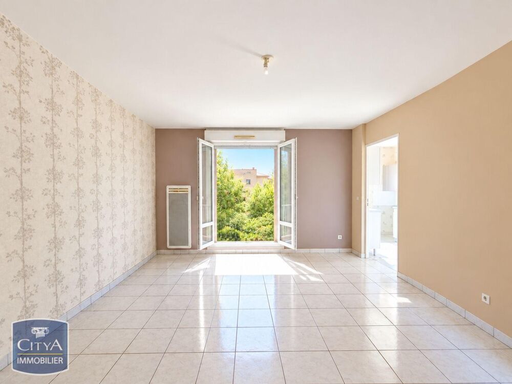 location Appartement - 3 pièce(s) - 61 m² Vierzon (18100)