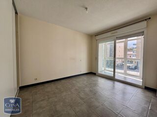  Appartement à louer 3 pièces 77 m²