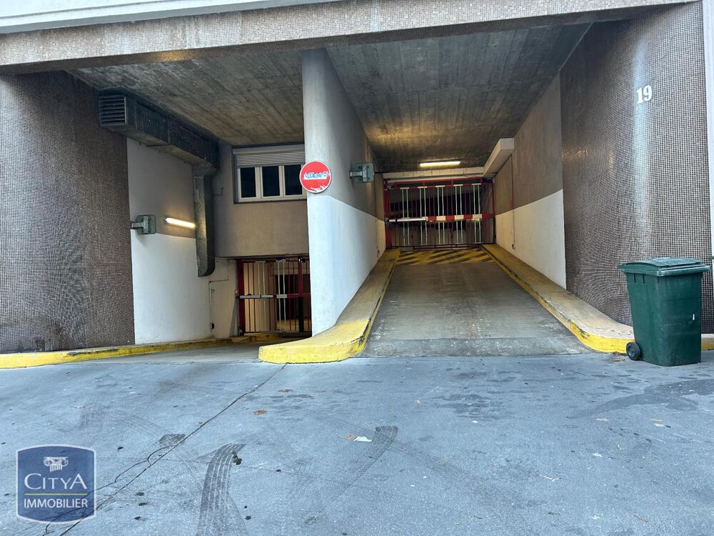 location Parking / Garage - 10 m² Saint-Étienne (42000)