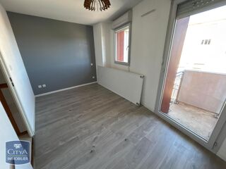  Appartement à louer 3 pièces 64 m²
