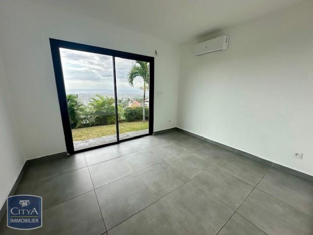 location Appartement - 5 pièce(s) - 104 m² Saint-Paul (97460)