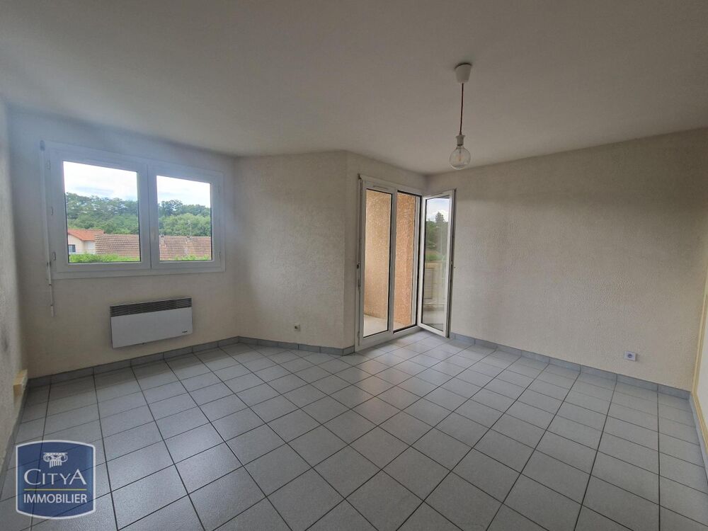 À LOUER : Appartement T1 situé à Pont de Chéruy, dans un....