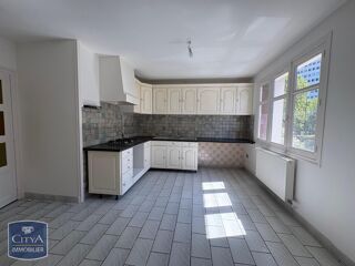  Appartement à louer 3 pièces 77 m²