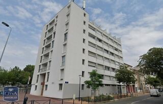  Parking / Garage à louer 10 m²