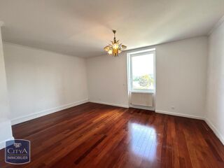  Appartement à louer 3 pièces 99 m²