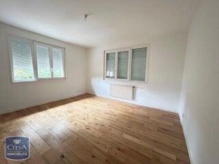  Appartement à louer 4 pièces 128 m²