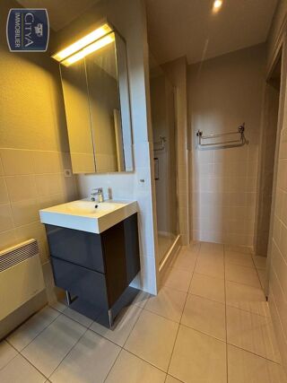  Appartement à louer 2 pièces 33 m²