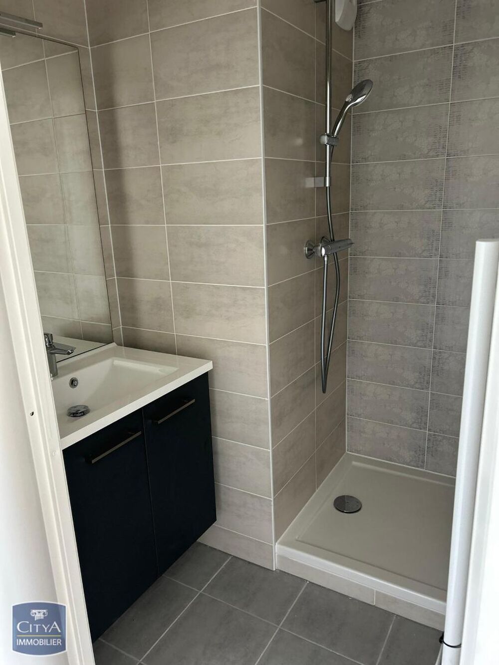 À LOUER : Découvrez cet appartement neuf T4 situé à Étap....