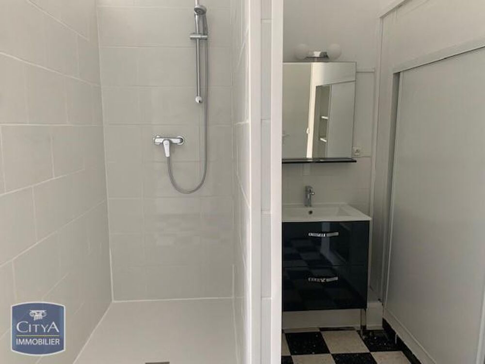À LOUER : Appartement T4 situé à Sète, non meublé de 106....