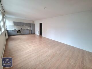  Appartement à louer 4 pièces 93 m²