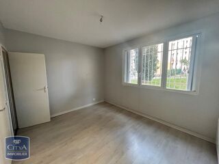  Appartement à louer 3 pièces 80 m²