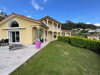  Maison  vendre 5 pices 162 m