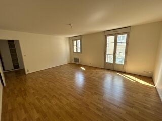  Appartement à louer 4 pièces 90 m²