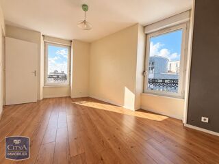  Appartement à louer 2 pièces 32 m²