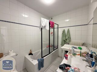  Appartement à louer 4 pièces 80 m²