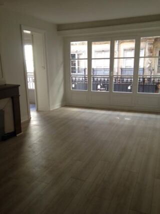  Appartement à louer 2 pièces 60 m²