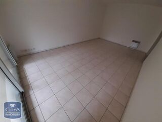  Appartement à louer 3 pièces 74 m²