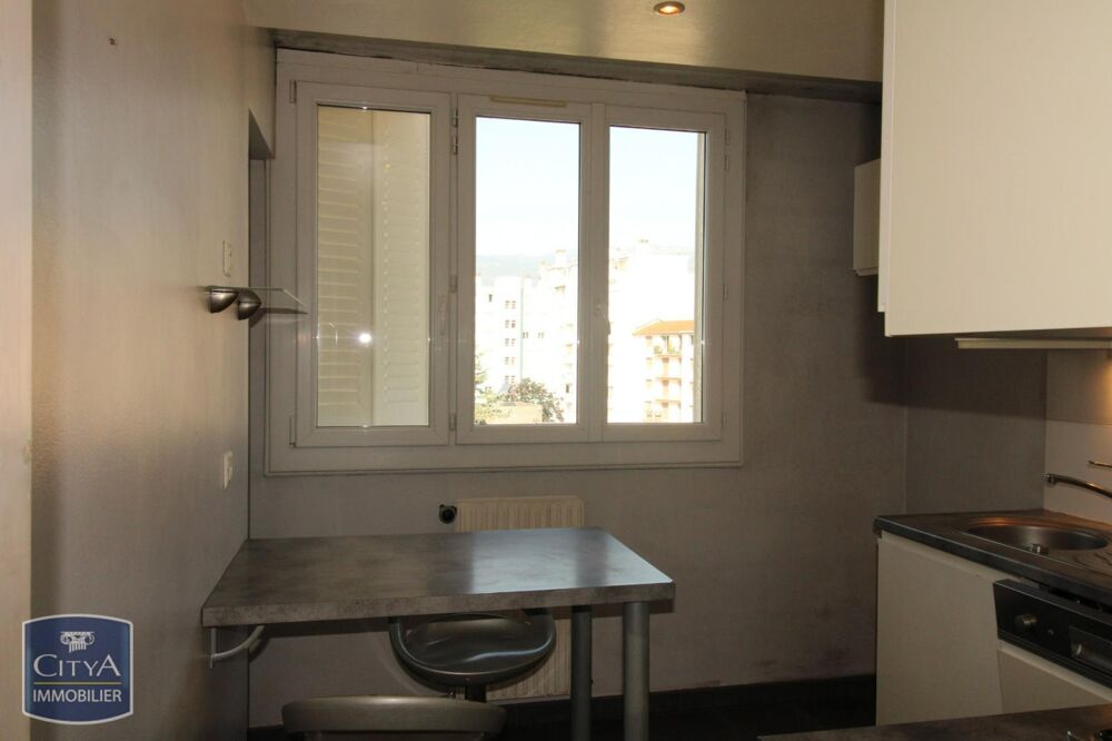 À LOUER : Appartement T3 situé à Grenoble, dans le quart....