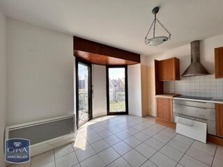  Appartement à louer 4 pièces 107 m²