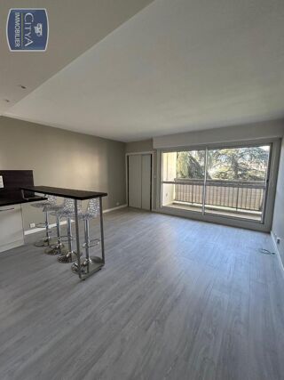  Appartement à louer 2 pièces 45 m²