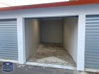  Parking / Garage à louer 